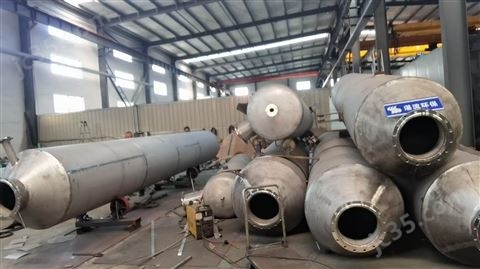 尿素?zé)峤鉅t設(shè)備