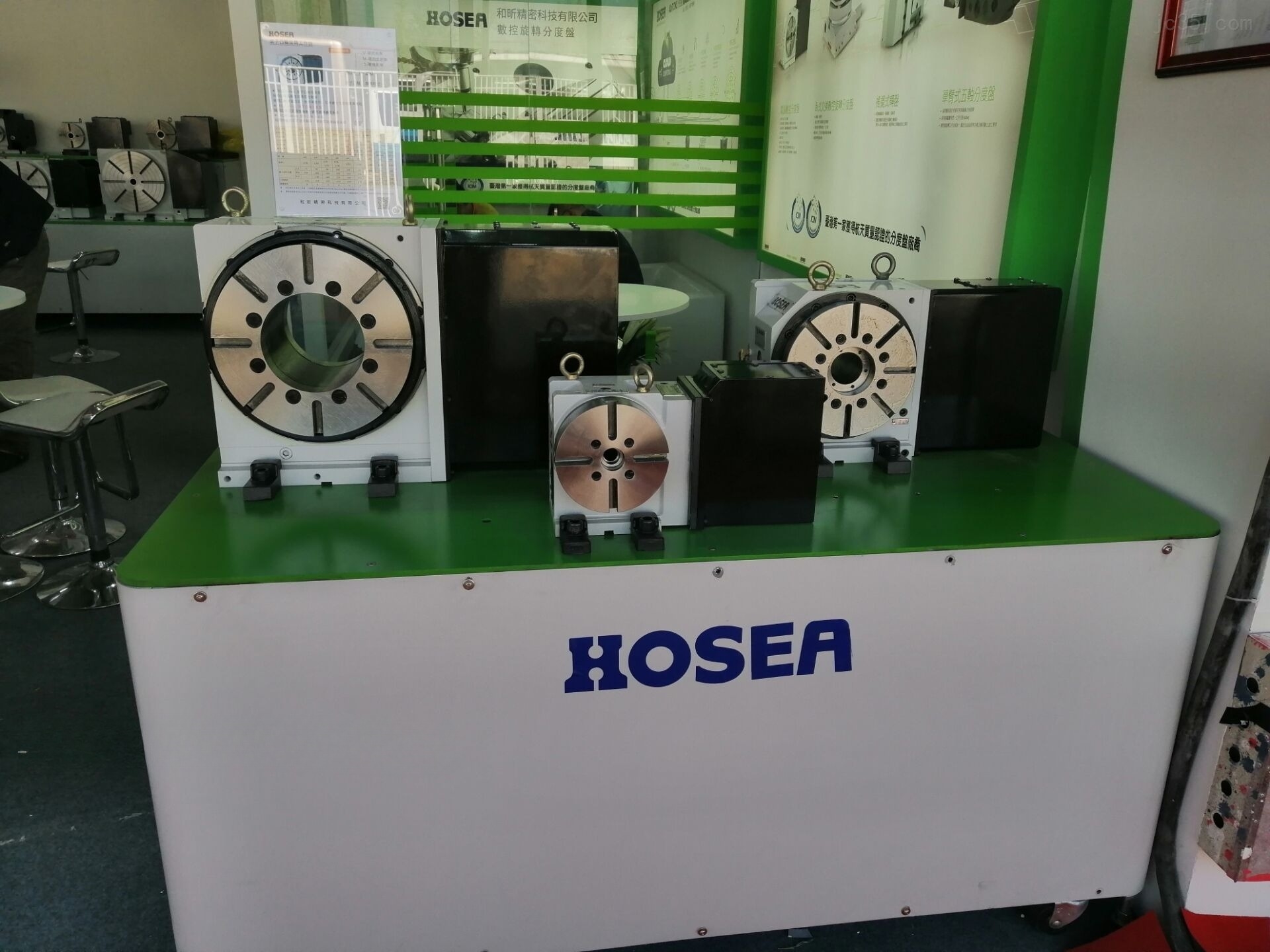 凸轮滚子四轴转台